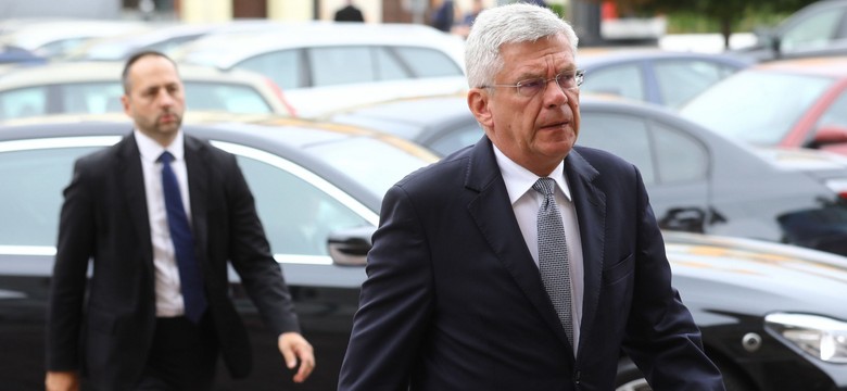 Karczewski tłumaczy, że kancelaria Senatu wynajmuje dla niego "połowę willi". "To jest opłacalne dla budżetu"