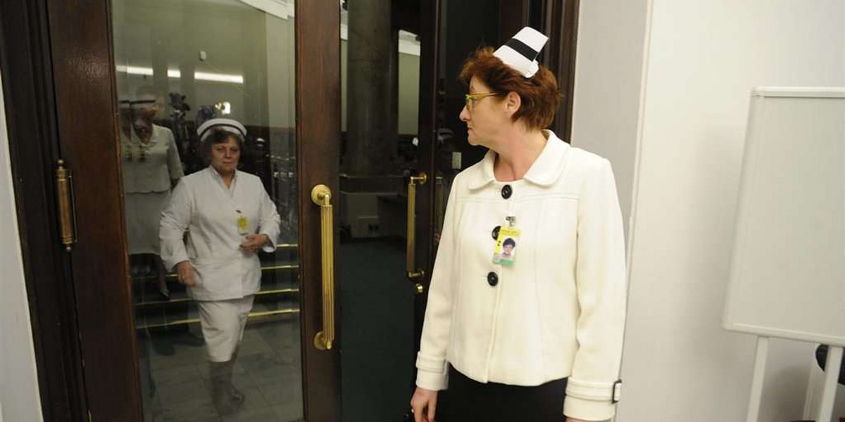 Pielęgniarki głodują w Sejmie. Szefowa zrezygnuje ze stanowiska