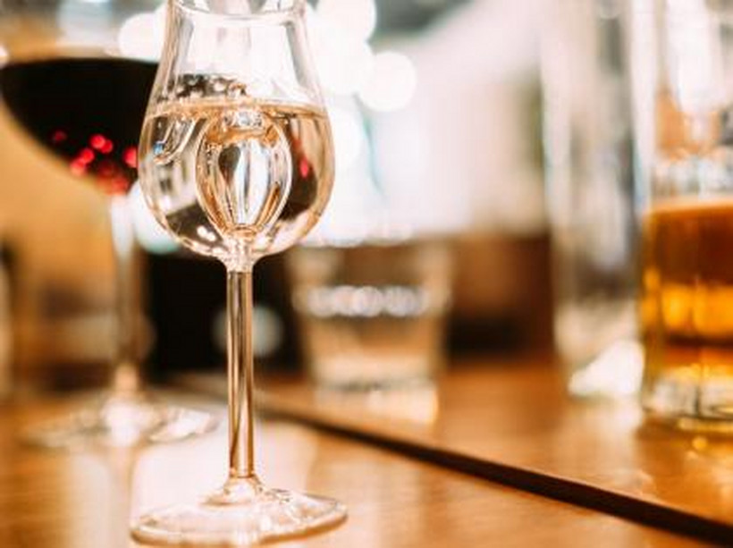 W czasie pandemii właściciele stołecznych restauracji i barów występowali o przyznanie koncesji na sprzedaż alkoholu na wynos.
