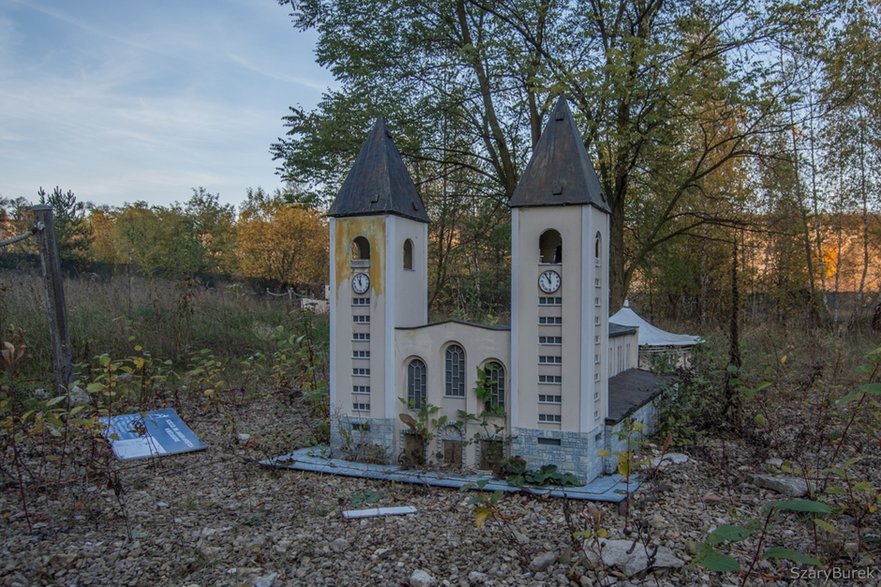 Opuszczony Park Miniatur Sakralnych w Częstochowie. Październik 2021