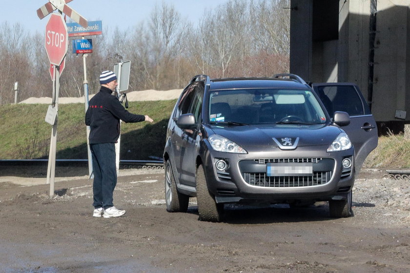 Minister klimatu nawołuje do walki ze smogiem a sam jeździ kopciuchem!