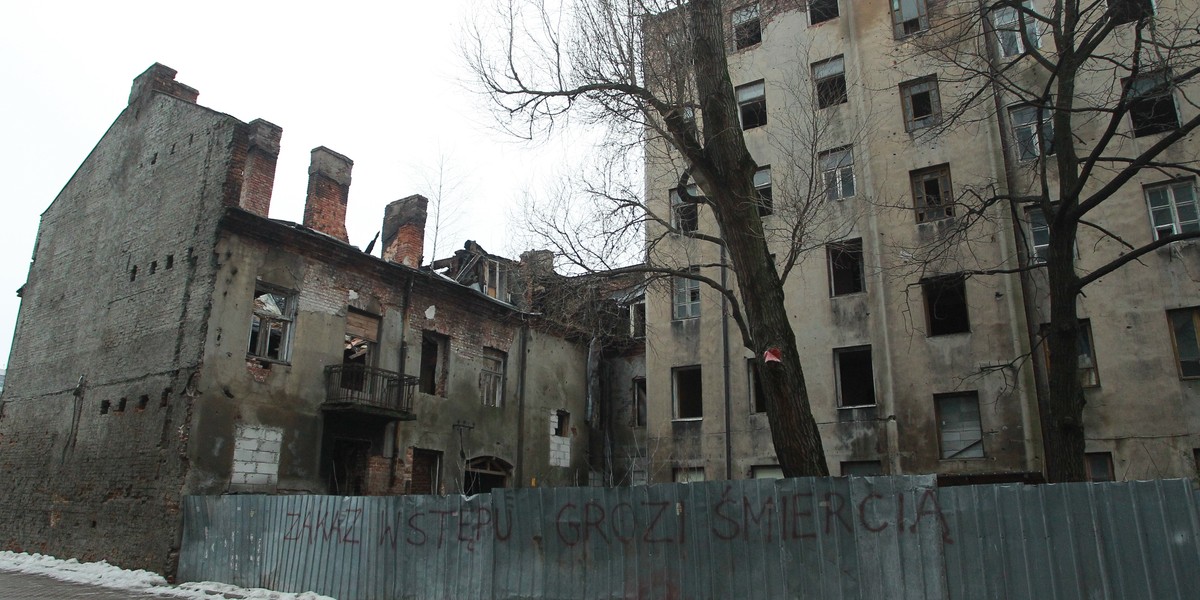 Zabytkowe kamienice znikają z Woli