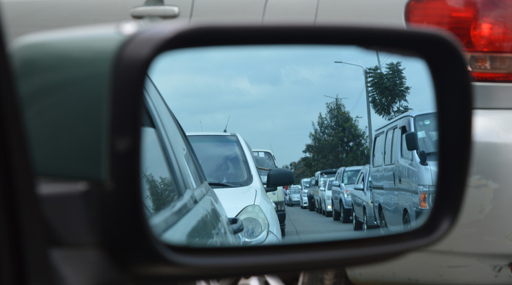 A gyorsforgalmi, valamint a fő- és mellékutak burkolata, az ország egész területén nedves-vizes, sónedves / Fotó: Pexels