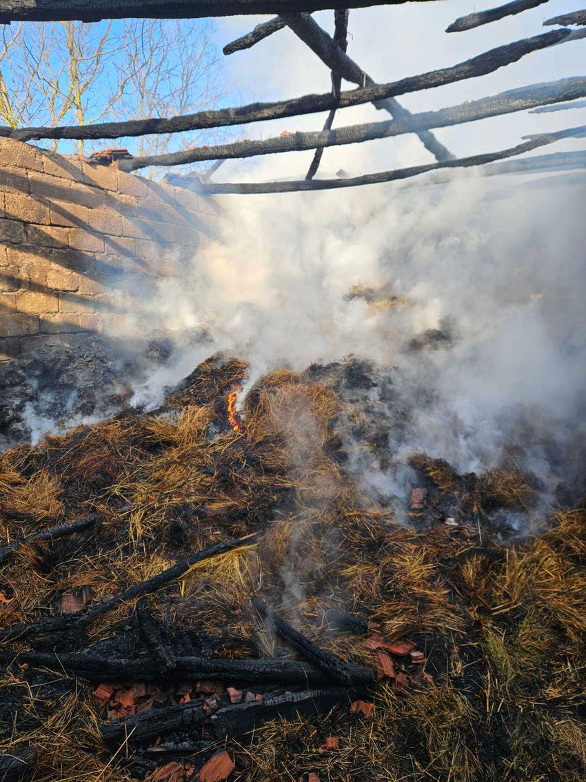 Sumnja se da je požar podmetnut pošto nije bilo električnih instalacija u objektu