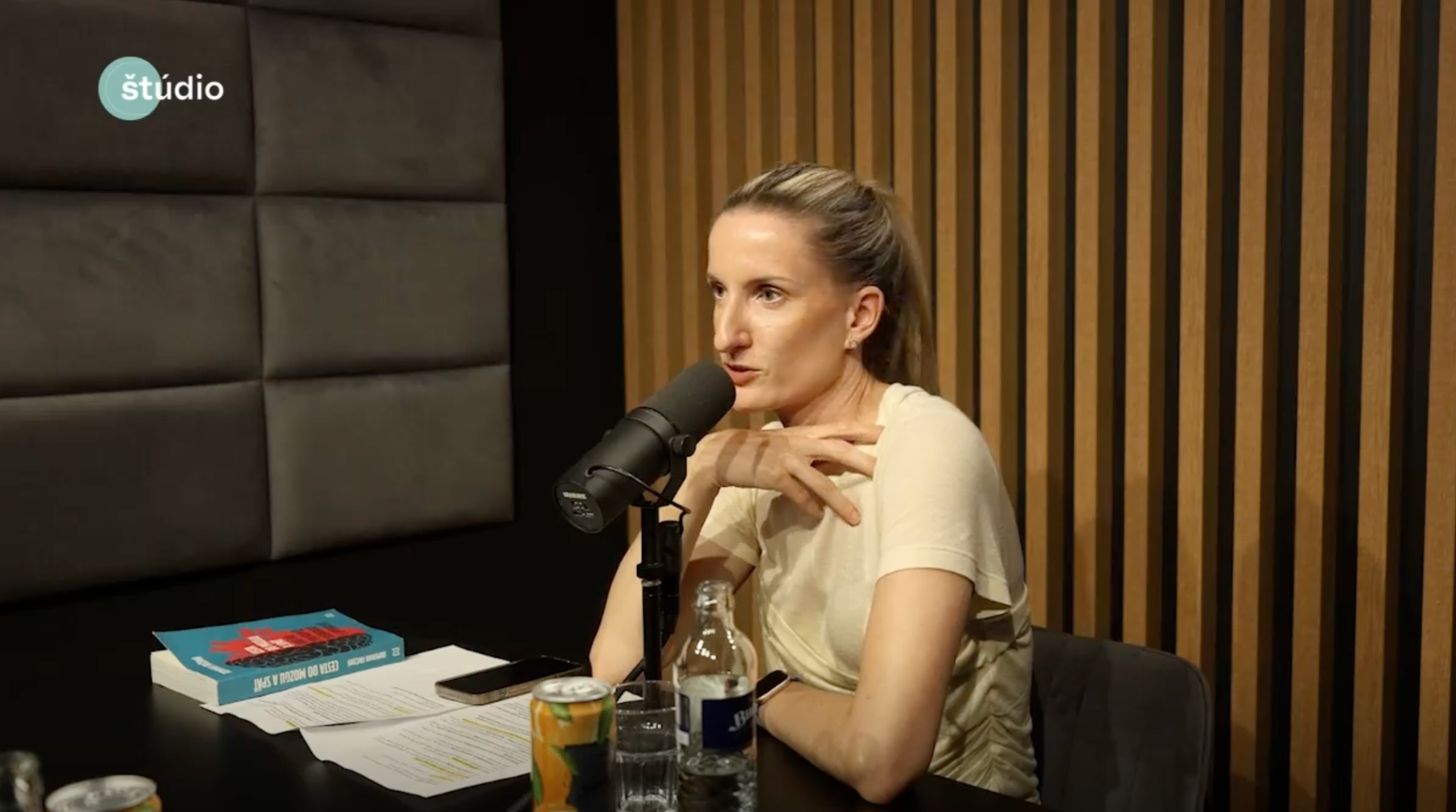 Adela Vinczeová v talkšou Adela trochu inak.