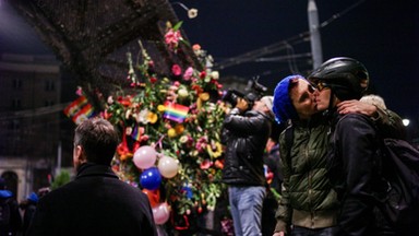 Happening "Niewzruszeni" na pl. Zbawiciela w Warszawie