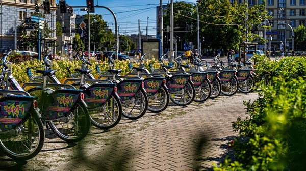 Dodatkowe 50 rowerów elektrycznych pozostanie w systemie do 30 listopada. 