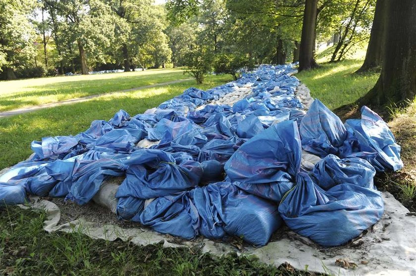 Sprzątnijcie worki o powodzi!