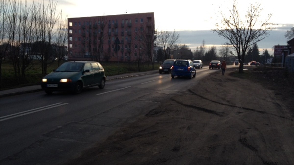 W najbliższy weekend rozpocznie się przebudowa ulicy Mińskiej na Muchoborze Wielkim we Wrocławiu. Mieszkańców czekają spore utrudnienia, bo od soboty ulicą będzie można przejechać tylko w jednym kierunku – od centrum do Stanisławowskiej. W drugą stronę wytyczono objazdy.