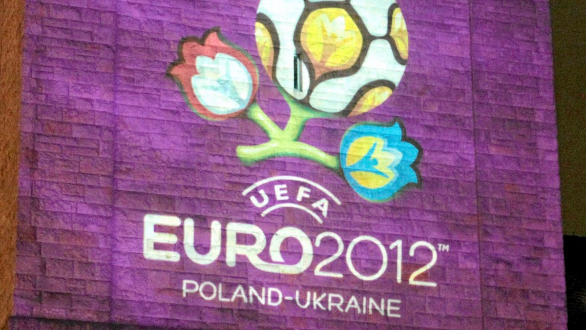 Na niektórych drogach krajowych Podkarpacia pojawiło się oznakowanie kierunkowe do miast - organizatorów Euro 2012 - informuje Radio Rzeszów.