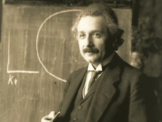 Einstein_1921_by_F_Schmutzer