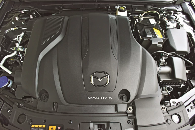 Mazda 3 ma obecnie w ofercie tylko dwa benzyniaki o poj. 2.0: 150 KM i 180 KM.