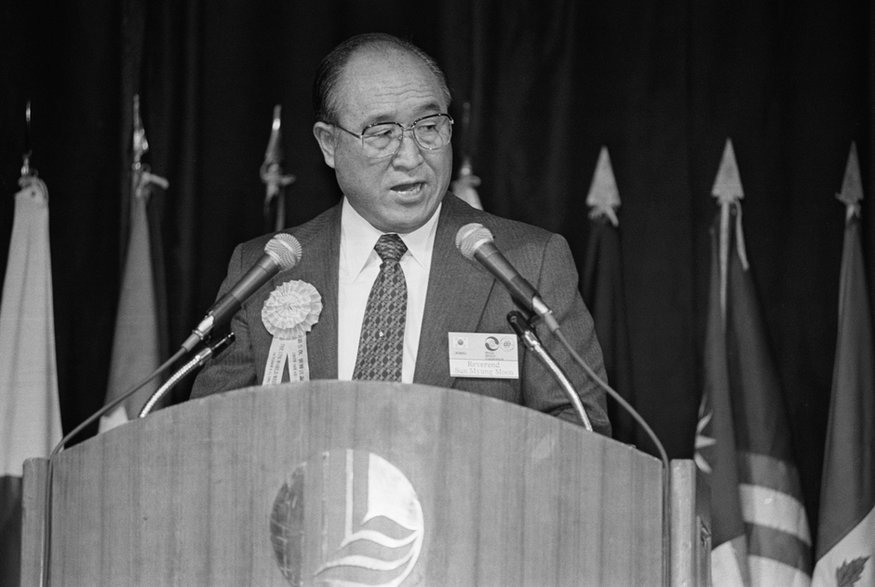 Sun Myung Moon, założyciel Kościoła Zjednoczeniowego podczas otwarcia V Światowej Konferencji Mediów w Seulu