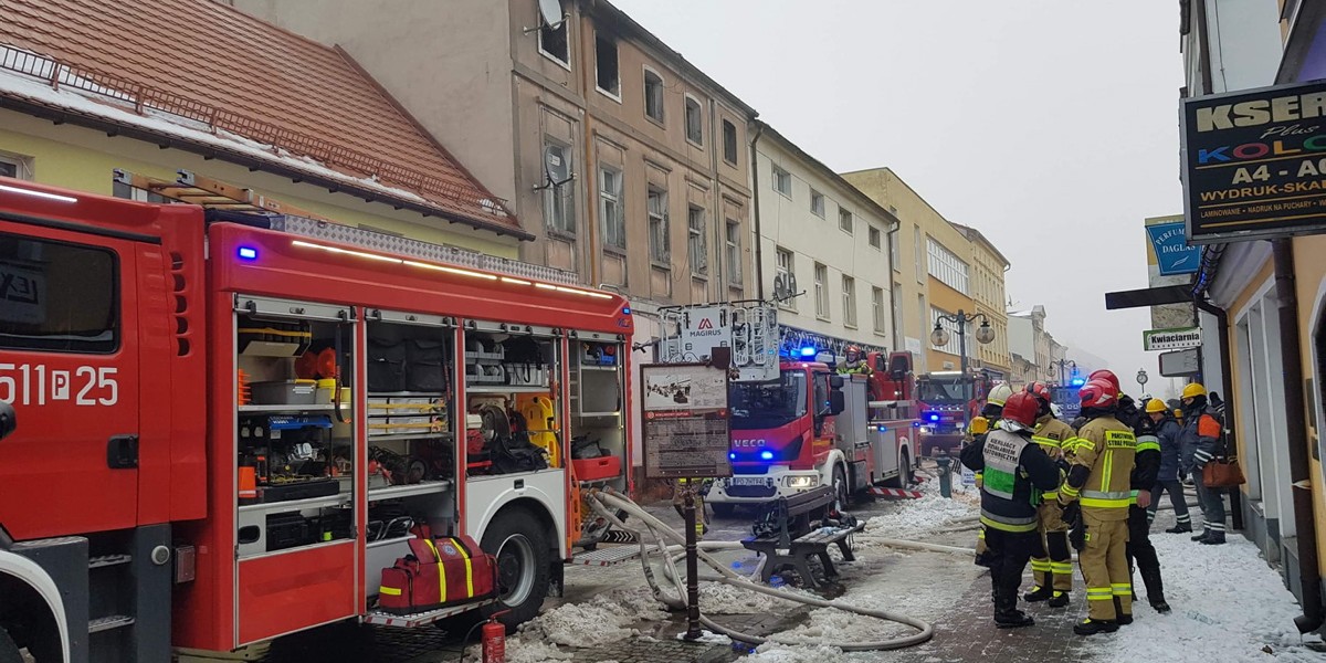 Pożar strawił kamienicę w centrum miasta. 