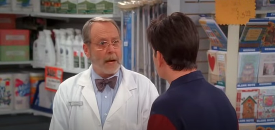 Martin Mull v sitkome Dva a pol chlapa.