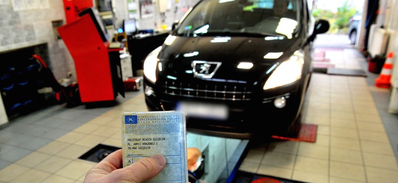 Nowe badanie techniczne samochodu w 2025. Pożegnaj się z dowodem rejestracyjnym