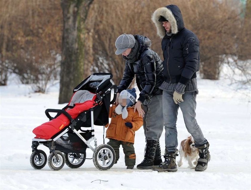 Janiak z rodziną na spacerze. Wszyscy są piękni!