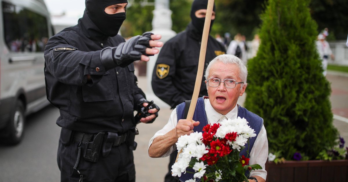 Białoruś: Nina Bagińska jest teraz wolna.  Policja włamała się do jej domu