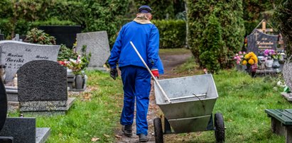 Posprzątają groby seniorom