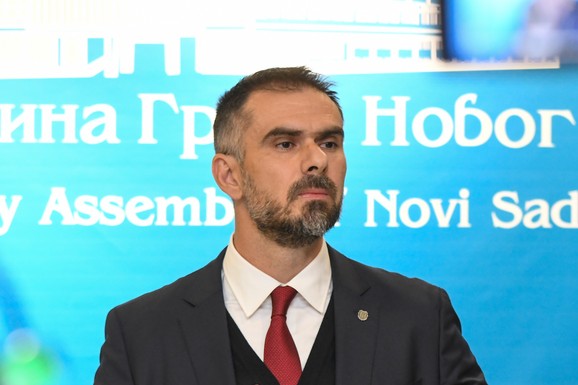 Mićin: Od sledeće godine besplatni udžbenici za novosadske đake od prvog do osmog razreda