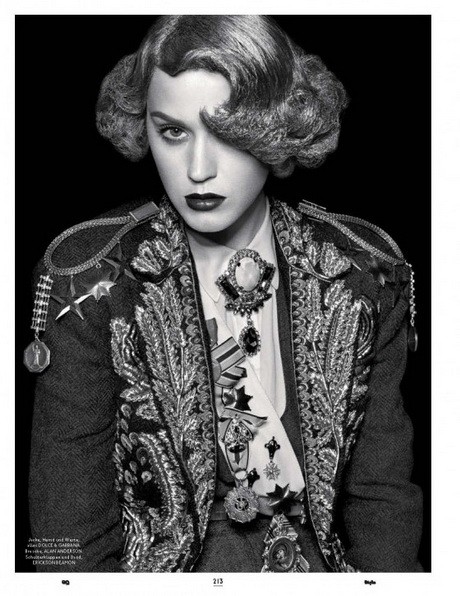 katy perry, gq, katonai, szexfantázia, egyenruha