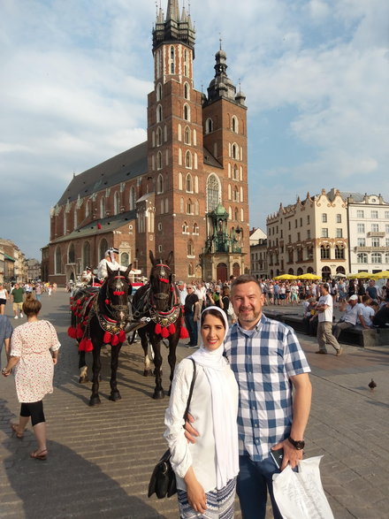 Pan Zbigniew ze swoją żoną Khaoulą w Krakowie