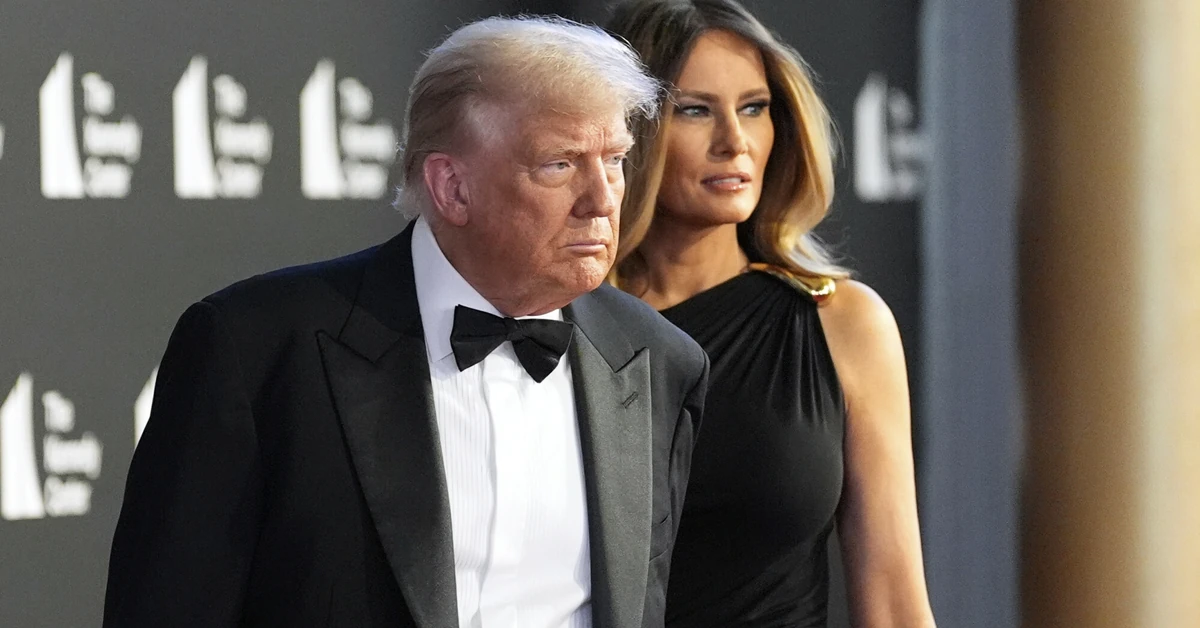 Дональд Трамп и его жена пошли на премьеру. Публика их освистала