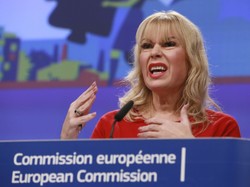 Fotograf był bardzo złośliwy: fatalne ZDJĘCIA (+ makijaż i fryzura) Elżbiety Bieńkowskiej