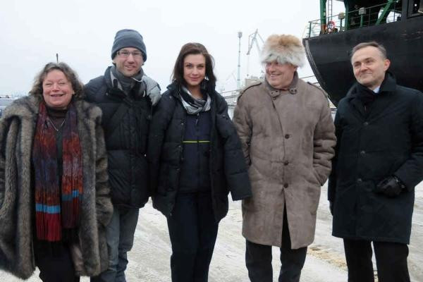 Julia Kamińska i Daniel Olbrychski na planie filmu "Zimowy ojciec"
