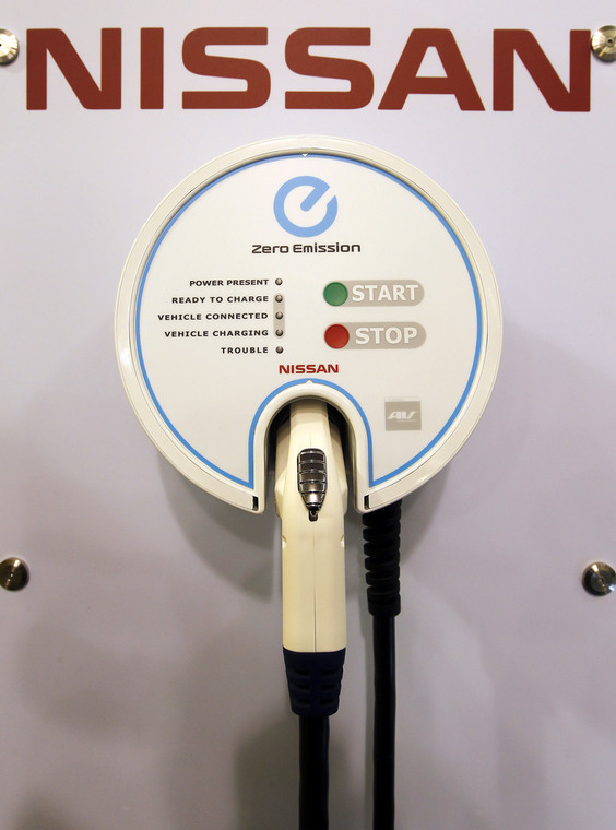Plug-In 2010, San Jose, California, Na pokazie zaprezentowano domowe urządzenie do ładowania baterii Nissana Leaf.  Fot. Tony Avelar/Bloomberg