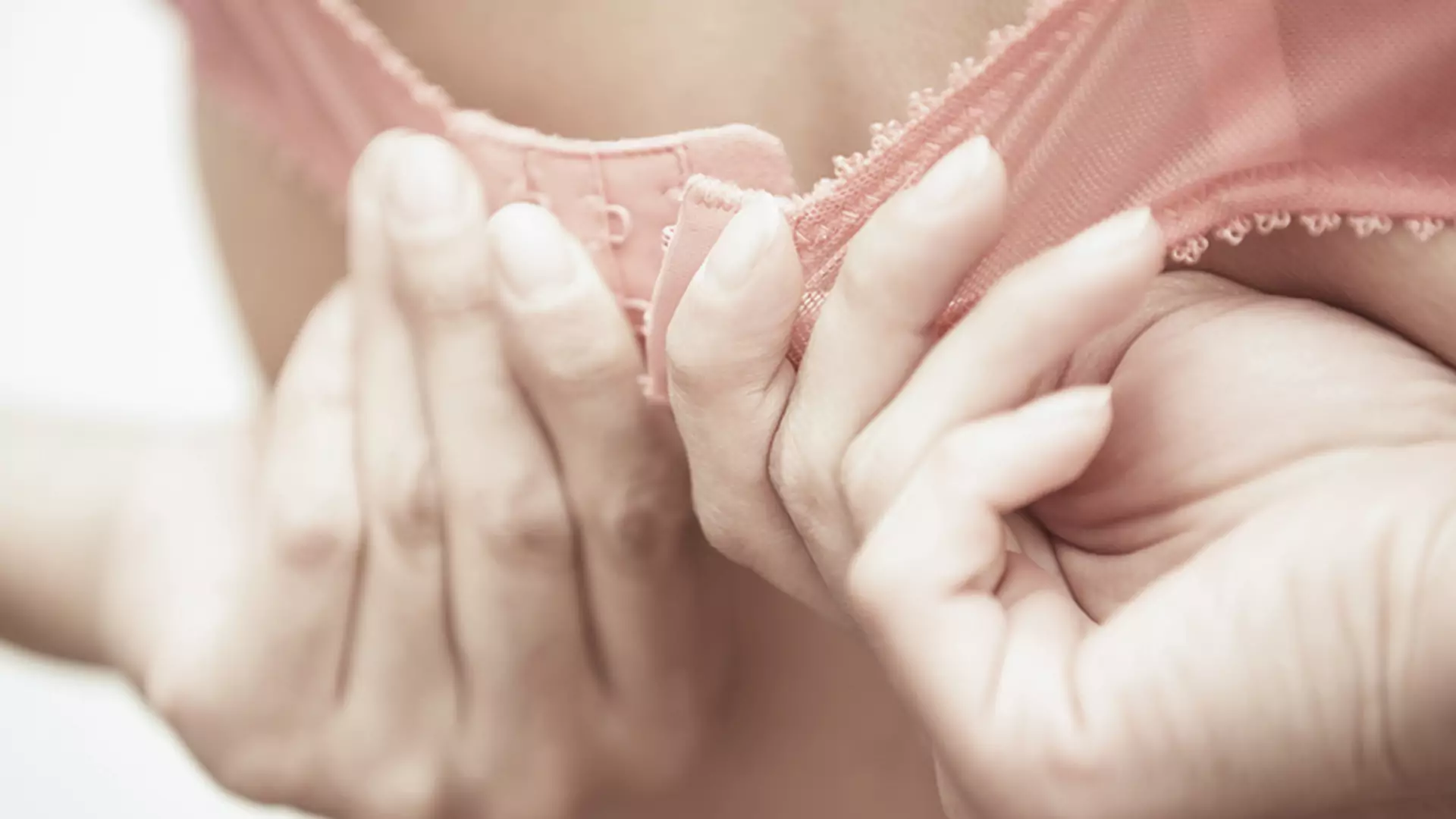Czy można przeziębić piersi? Kobiety wierzą, że tak