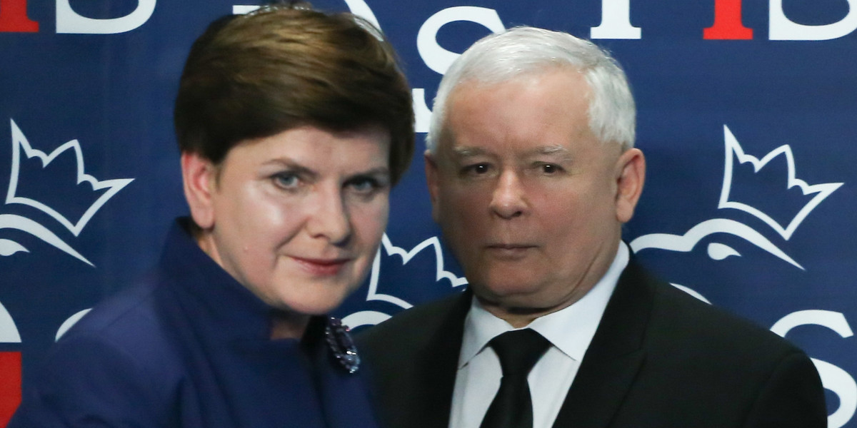 Kaczyński chce krzyża pod Pałacem Prezydenckim!