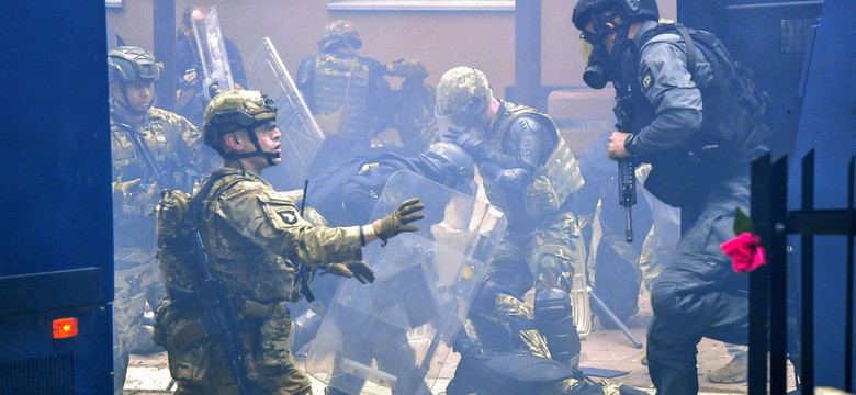 Starcia w Kosowie. Kilkudziesięciu żołnierzy NATO zostało rannych