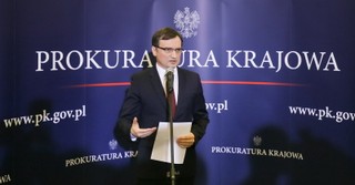 Prokuratorzy uciekają przed PiS-em na emeryturę