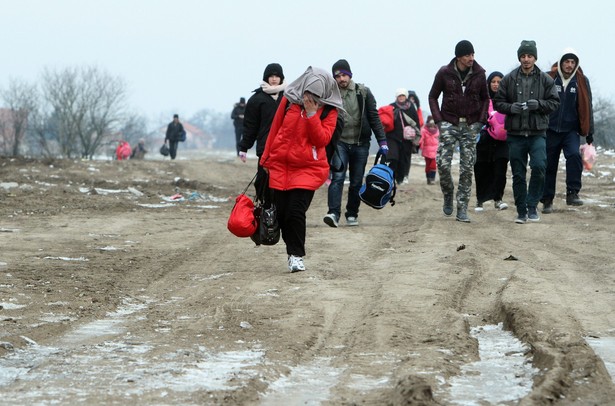 Większość Polaków przeciwko przyjmowaniu uchodźców. SONDAŻ CBOS