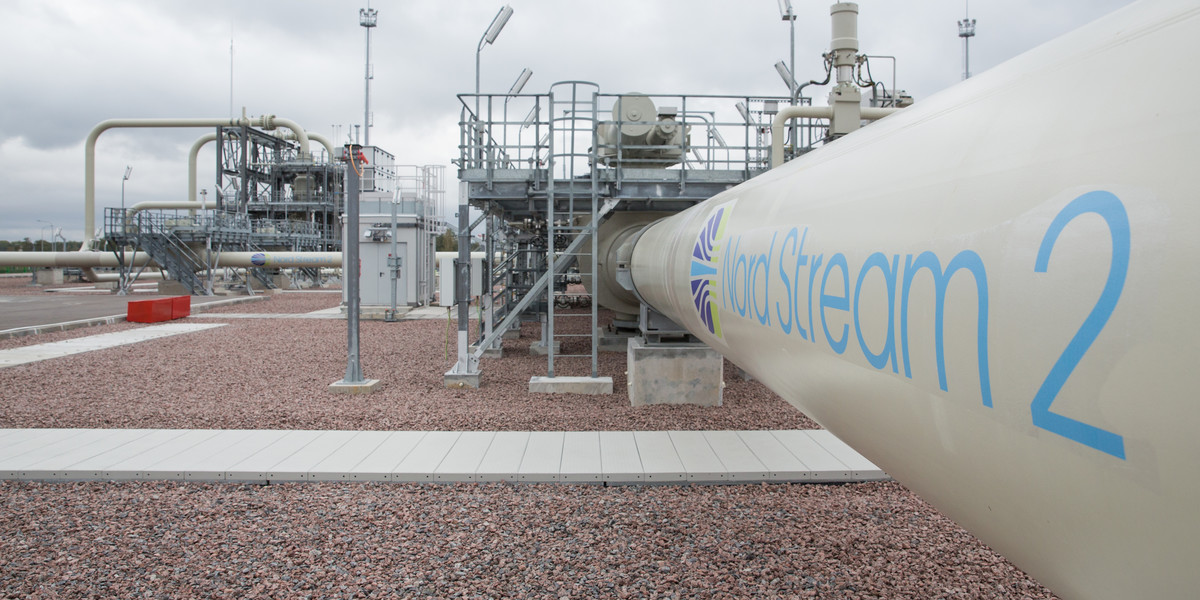 Zapełnianie gazem nie oznacza rychłego rozpoczęcia dostaw, bo spółka Nord Stream 2 AG, która w całości należy do Gazpromu, musi jeszcze uzyskać certyfikację.