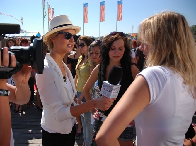 Magdalena Mielcarz rozmawia z uczestniczkami