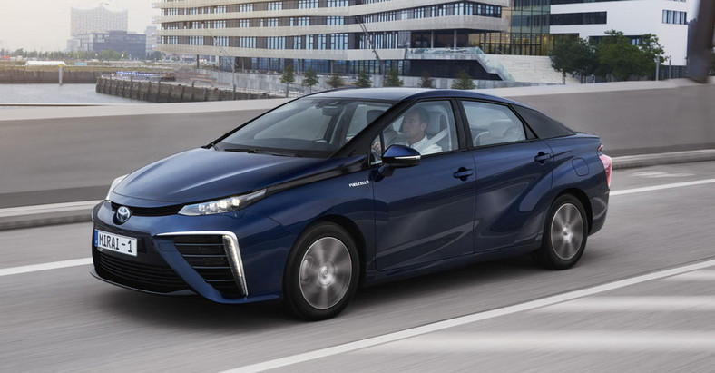 Toyota Mirai - zatankuj wodór i ruszaj w drogę.