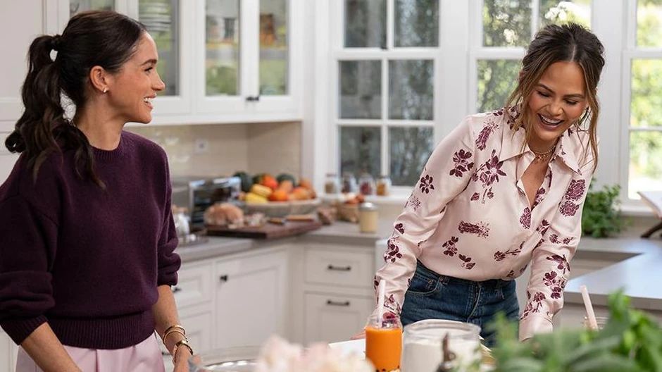 U Meganinoj TV seriji se pojavljuju mnoge poznate ličnosti, među kojima je manekenka Krisi Tajgen | Foto: Netflix