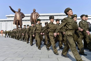 Dezerterzy palą się na wojnę Rosją. Koreańczycy z północy dorobili się konkurenta