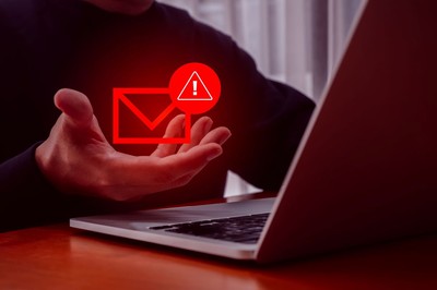 Jeden błąd przy rezerwacji noclegu i stracisz pieniądze z karty. CERT ostrzega