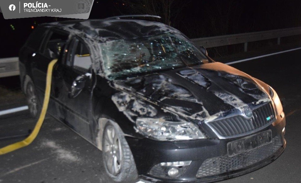 Vodička pod vplyvom alkoholu prevrátila automobil na strechu.