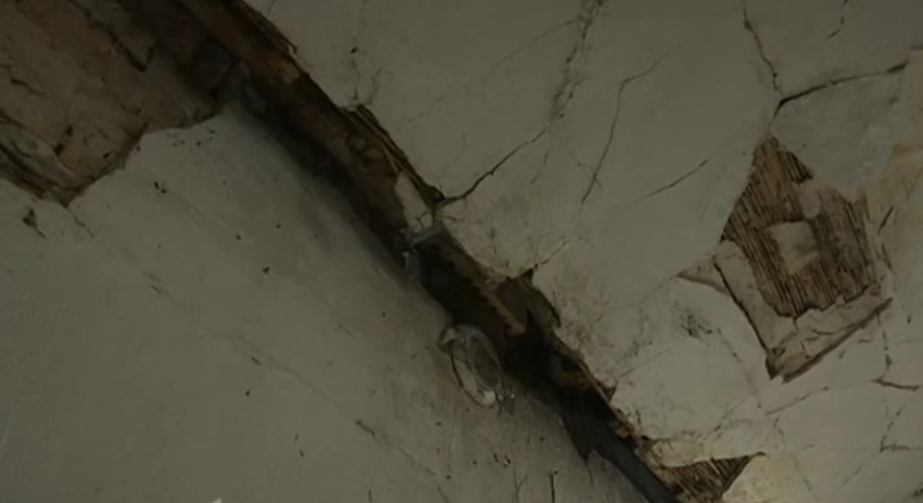 Zidovi samo što se ne sruše