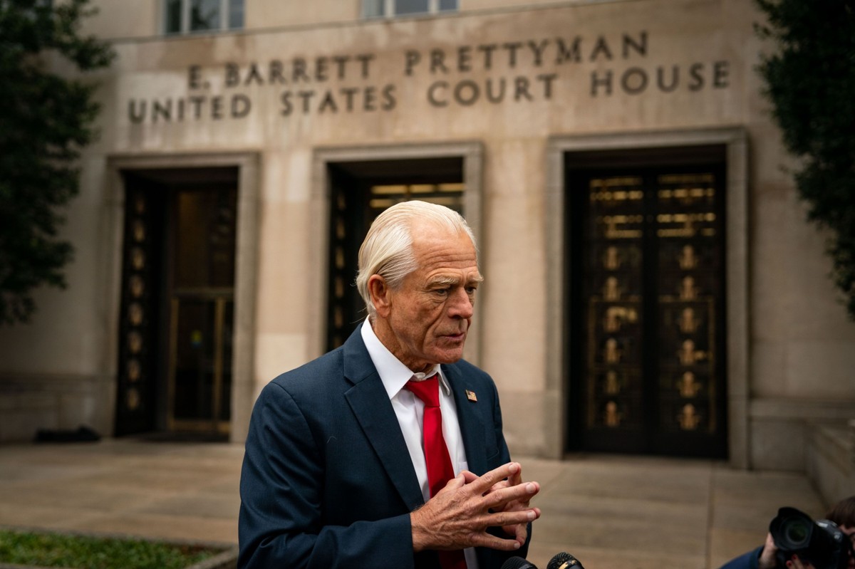 Peter Były doradca Donalda Trumpa ds. handlu Peter Navarro został w czwartek skazany przez sąd w Waszyngtonie na 4 miesiące więzienia i niemal 10 tys. dolarów grzywny.