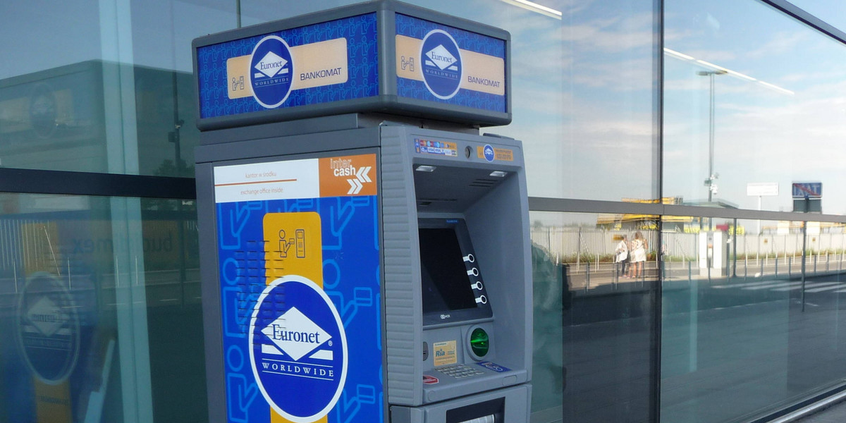 Klienci banków będą mogli wypłacić w bankomatach Euronet jednorazowo maksymlanie 1000 zł.