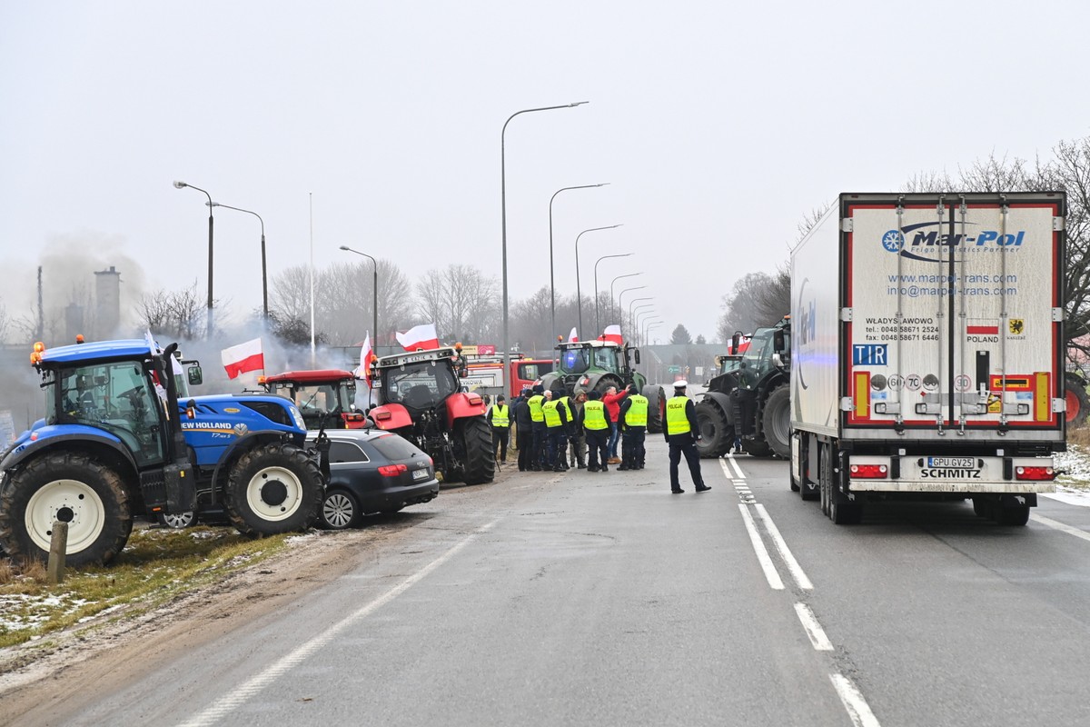 Rolnicy z całej Polski kontynuują protest, który ma potrwać przez 30 dni