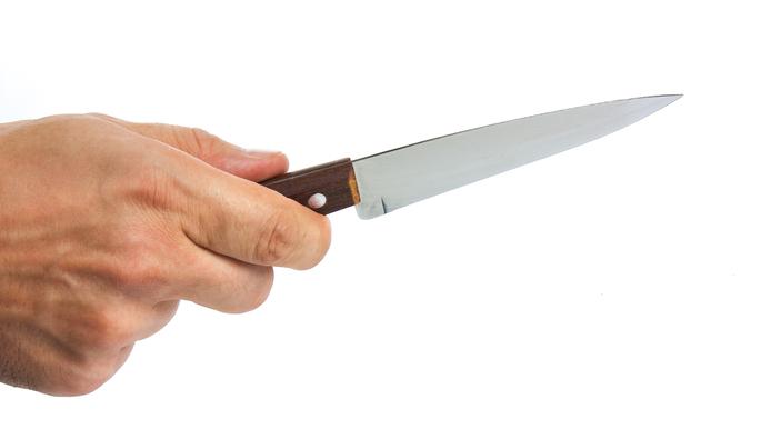 Késsel rabolt ki egy férfi egy ékszerboltot Nagykanizsán - Blikk