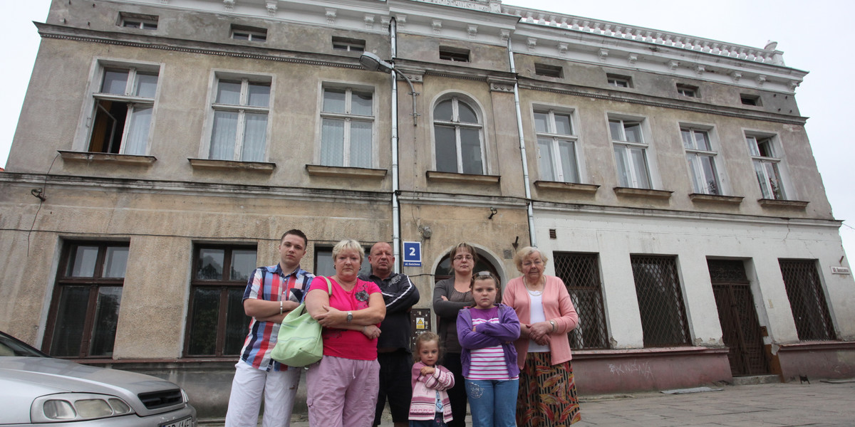 Mieszkańcy kamienicy w Gdańsku nie mogą doczekać się remontu budynku.