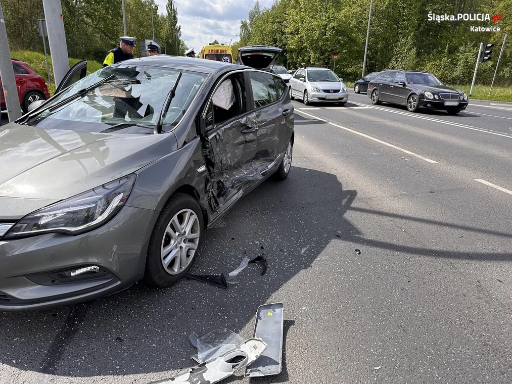 Wypadek na skrzyżowaniu w Katowicach