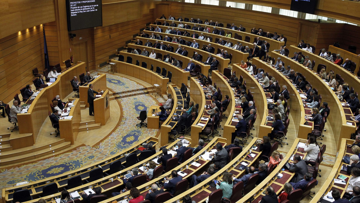 Hiszpański Senat przyjął ustawę o abdykacji króla Juana Carlosa I, co otwiera drogę do proklamowania nowego króla Filipa VI. Nastąpi to w czwartek na zgromadzeniu Kortezów, obu izb parlamentu.